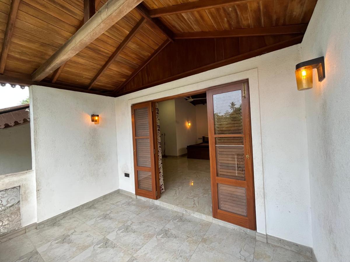 Villa Dinoos- Weligama Esterno foto