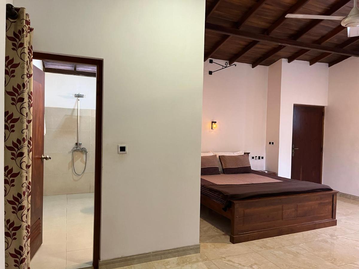 Villa Dinoos- Weligama Esterno foto