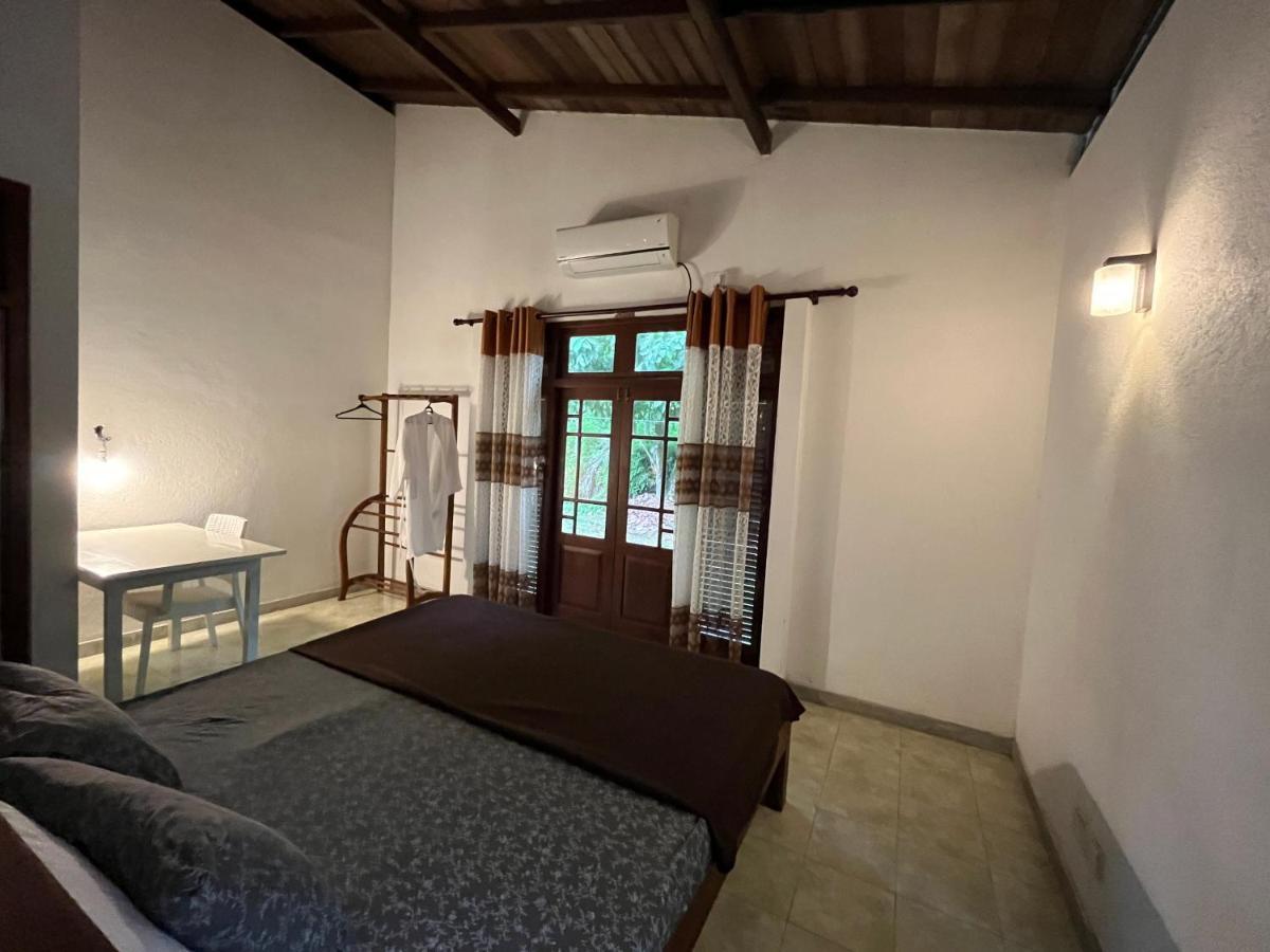 Villa Dinoos- Weligama Esterno foto