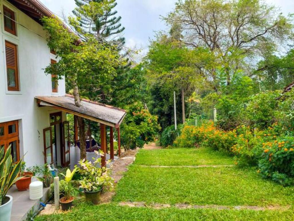 Villa Dinoos- Weligama Esterno foto