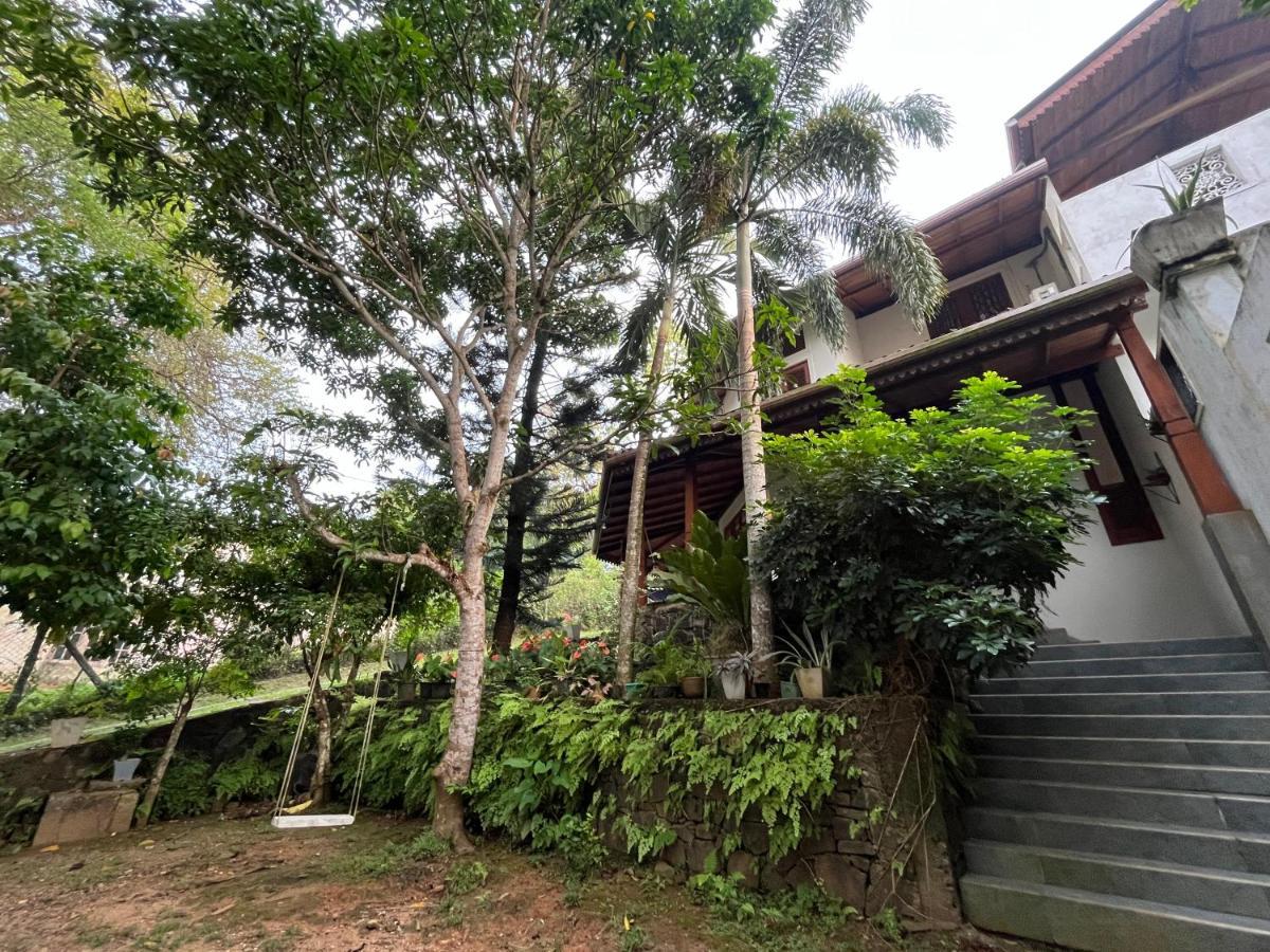 Villa Dinoos- Weligama Esterno foto