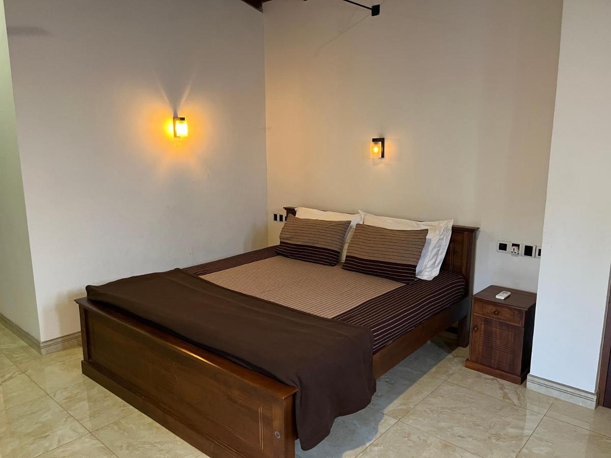 Villa Dinoos- Weligama Esterno foto