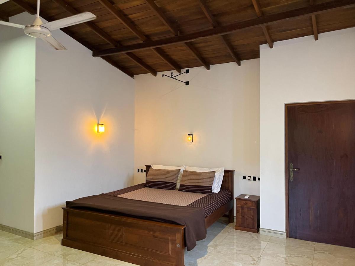 Villa Dinoos- Weligama Esterno foto