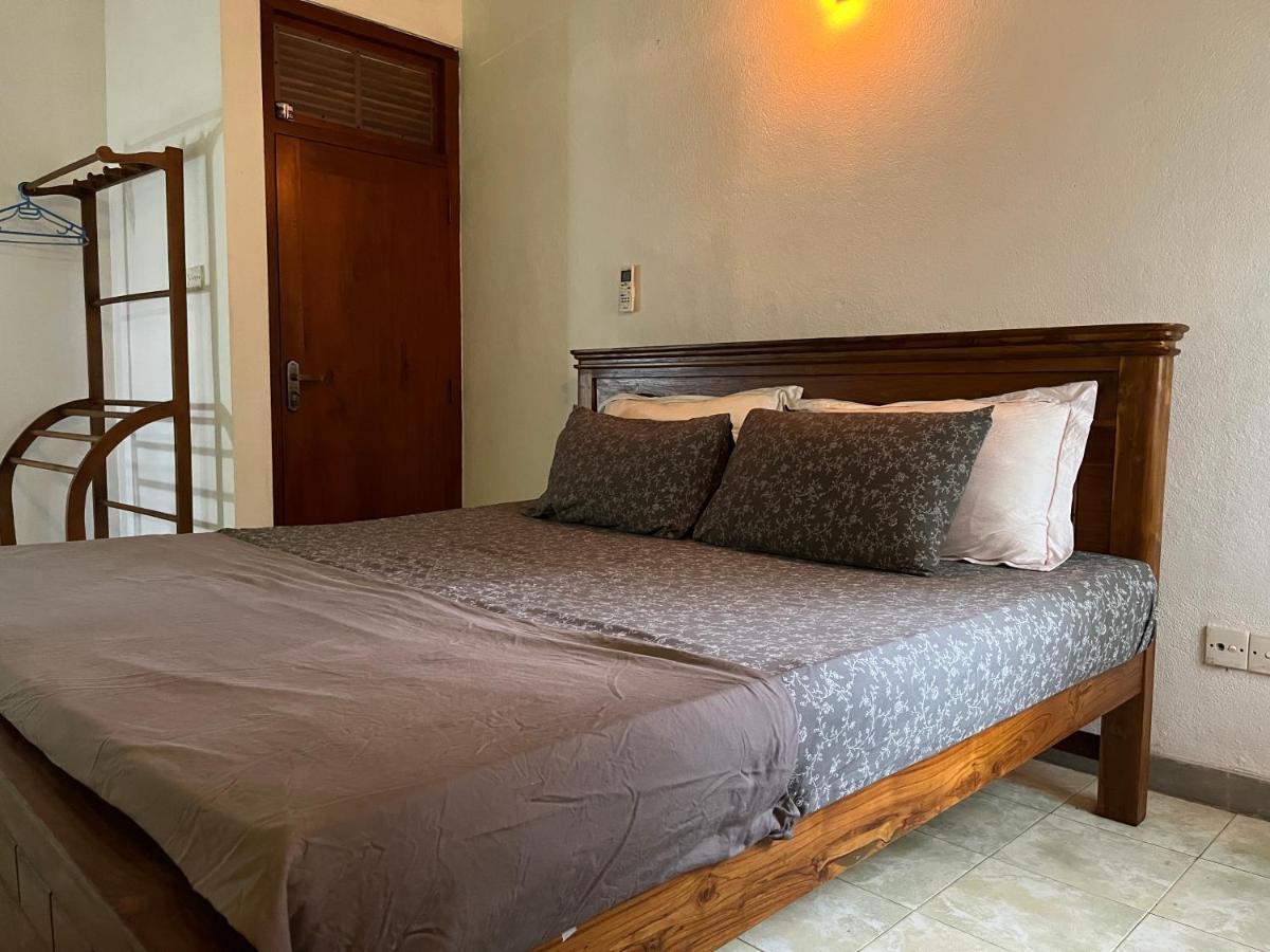 Villa Dinoos- Weligama Esterno foto